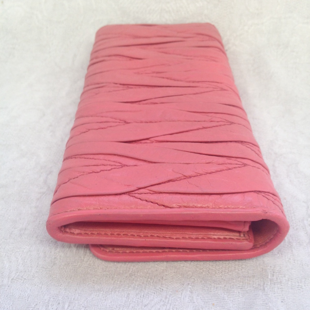 池袋　財布　ソファー、鞄、バッグ、修理、張替、黒ずみ汚れ、クリーニング、色移り、すれ傷　　ピンク　MIUMIU　46